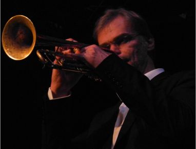 Lorem Ipsum is simply dummy text of the printing and typesetting ndustry. 